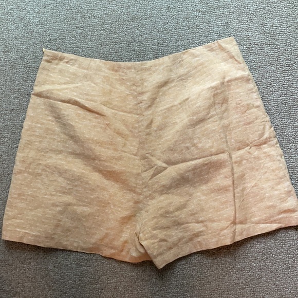Shorts - Picture 2 of 3